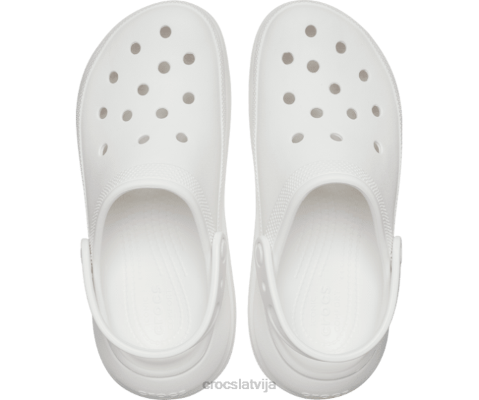saspiest aizsērējumu sievietes Crocs kurpes N46T36 balts
